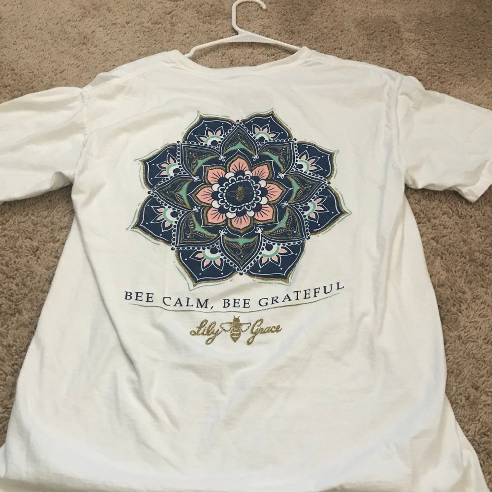 White short sleeve tee